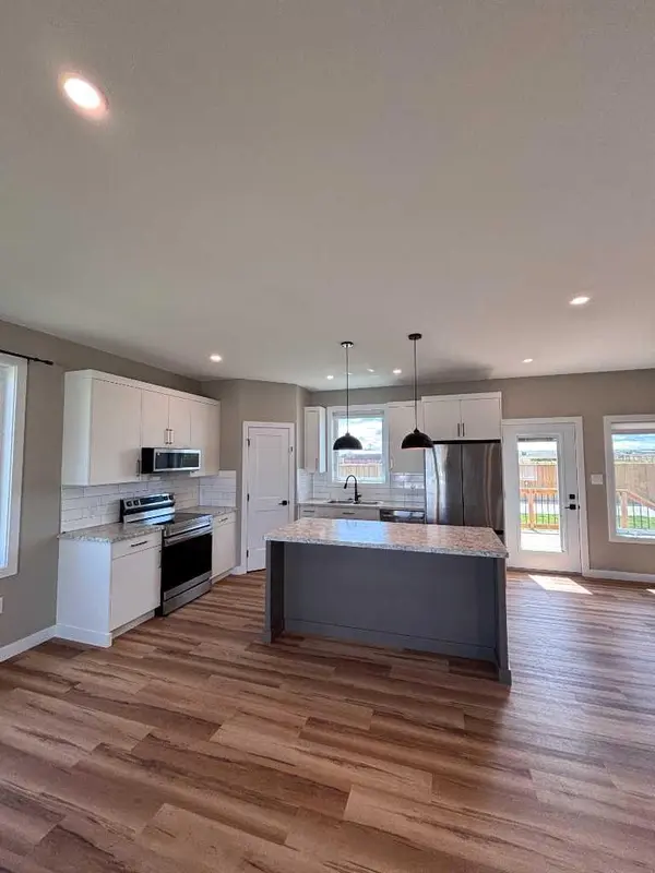 166 9 ST, Fort Macleod, AB T0L 0Z0