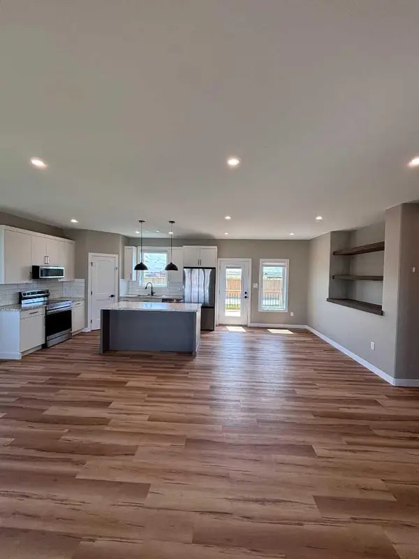 166 9 ST, Fort Macleod, AB T0L 0Z0