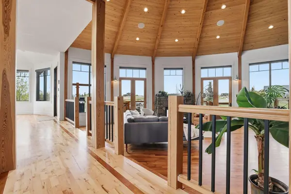 648 Montclair PL, Cochrane Lake, AB T4C 0A9