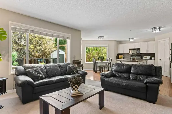 15 Valley Stream CIR NW, Calgary, AB T3B 5V9
