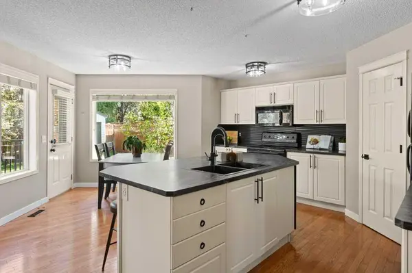 15 Valley Stream CIR NW, Calgary, AB T3B 5V9