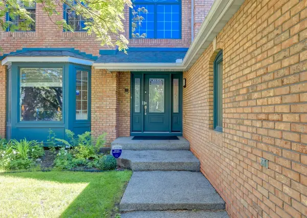 6983 Christie Estate BLVD SW, Calgary, AB T3H2S5