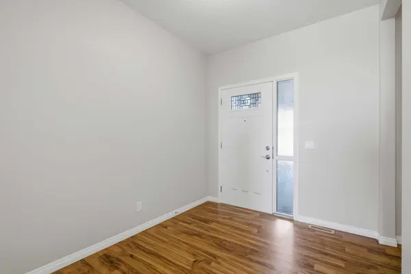 1456 Livingston WAY NE, Calgary, AB T3P 0Z4