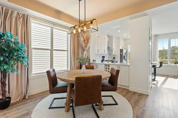 18 Windcreek TER, Airdrie, AB T4B 0Y4