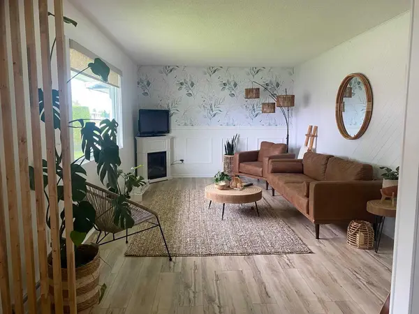 65 14 ST NW, Medicine Hat, AB T1A 6R5