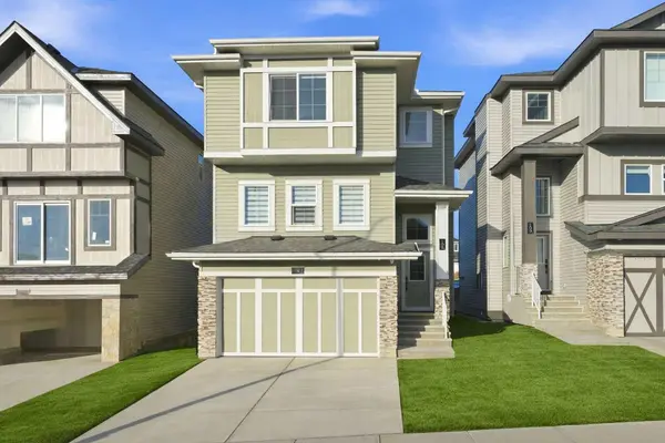 105 Heritage BLVD, Cochrane, AB T4C 3G8