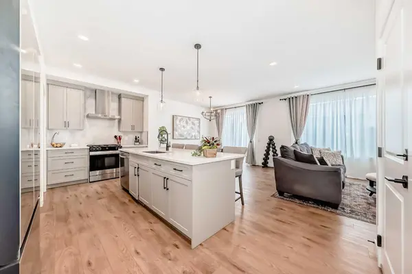 32 Sugarsnap WAY SE, Calgary, AB T3S 0K4