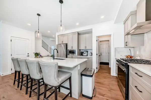 32 Sugarsnap WAY SE, Calgary, AB T3S 0K4
