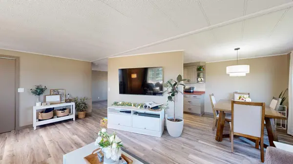222 Berry Street, Halkirk, AB T0C 1M0