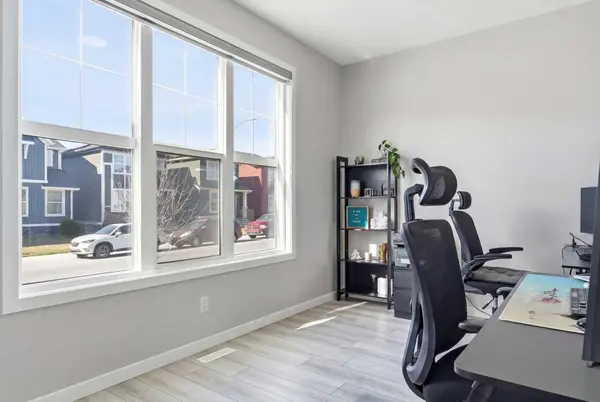 44 Amblefield AVE NW, Calgary, AB T3P2C1