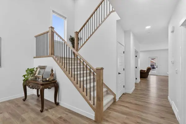 67 Lakes Estates CIR, Strathmore, AB T1P 0B6