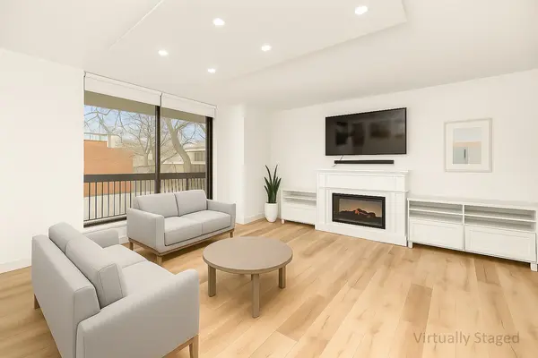 212 St George ST #203, Toronto C02, ON M5R 2N5