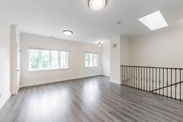 142 Borden ST, Toronto C01, ON M5S 2N3