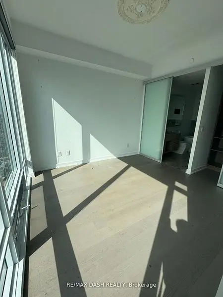 488 University AVE #4110, Toronto C01, ON M5G 0C1