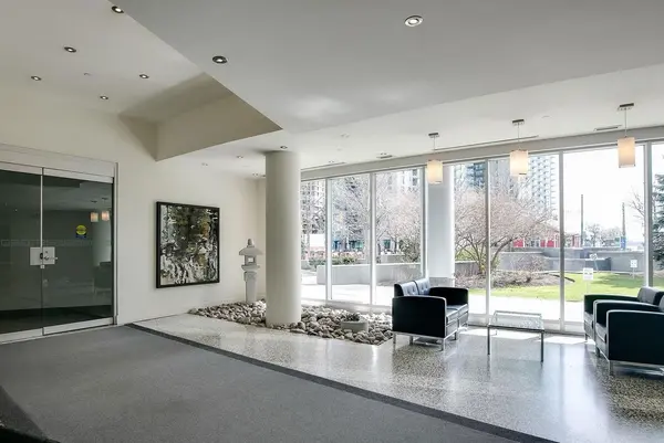 8 York ST #2812, Toronto C01, ON M5J 2Y2