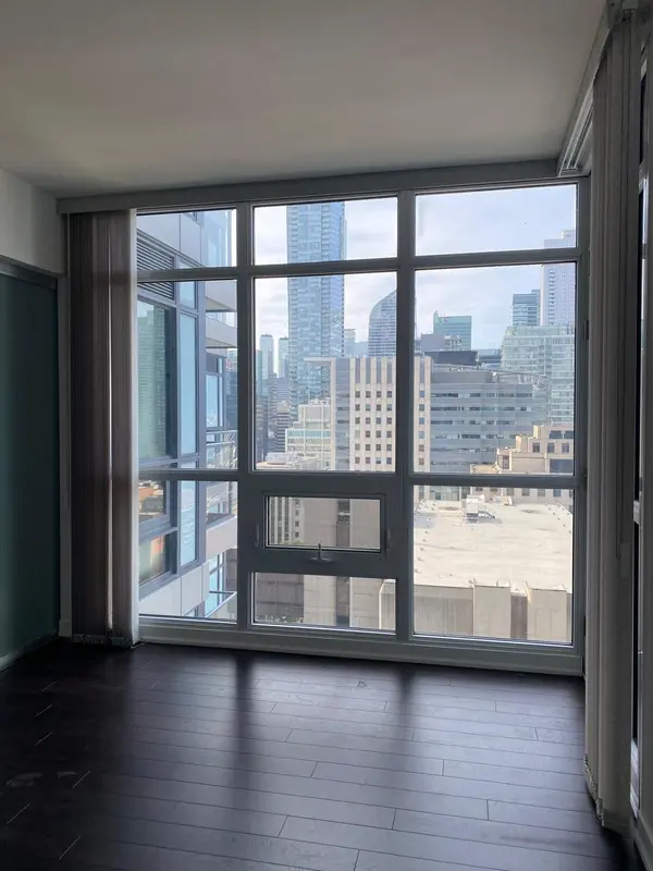 210 Simcoe ST #2009, Toronto C01, ON M5T 0A9