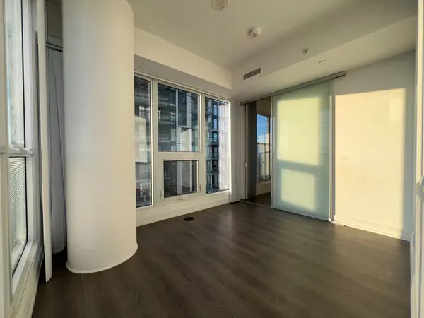 181 Dundas ST E #4811, Toronto C08, ON M5A 0N5