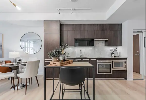 90 Queens Wharf RD #508, Toronto C01, ON M5V 0E6