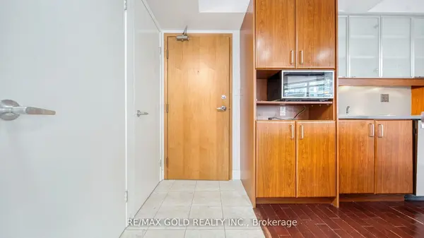 550 Queens Quay W #509, Toronto C01, ON M5V 3M8