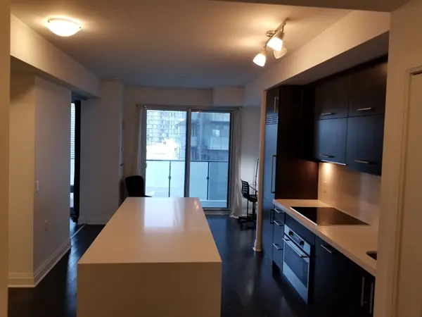 65 St Mary ST #2501, Toronto C01, ON M5S 0A6