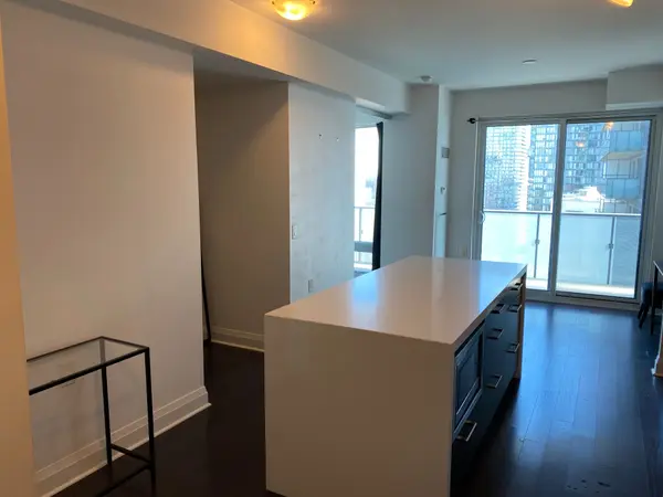 65 St Mary ST #2501, Toronto C01, ON M5S 0A6