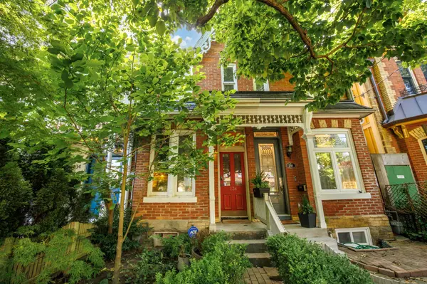 236 Seaton ST, Toronto C08, ON M5A 2T4