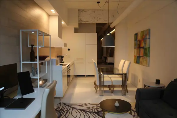 155 Dalhousie ST #1037, Toronto C08, ON M5B 2P7