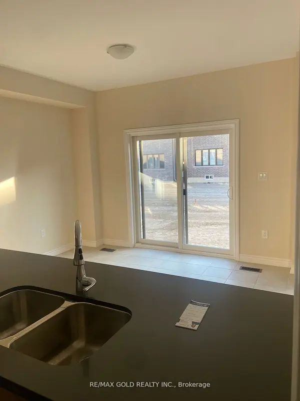 206 Ronald Guscott ST, Oshawa, ON L1K 3G3