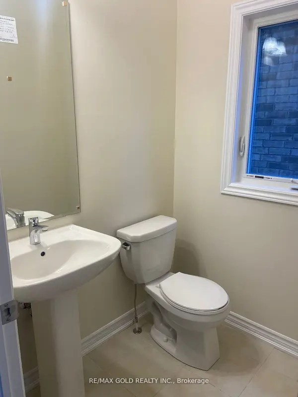 206 Ronald Guscott ST, Oshawa, ON L1K 3G3