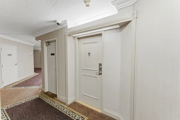 10 Dean Park RD #719, Toronto E11, ON M1B 3G8