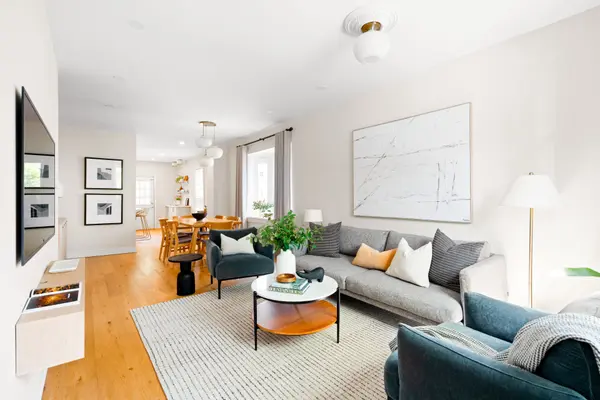 58 Winnifred AVE, Toronto E01, ON M4M 2X3