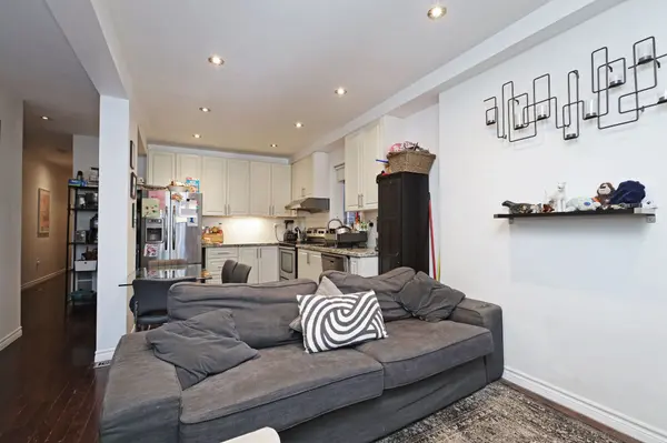 20 Ashdale AVE, Toronto E01, ON M4L 2Y7