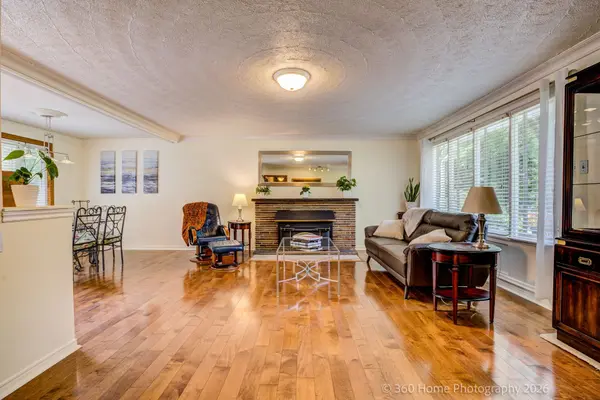47 Deep Dene DR, Toronto E10, ON M1C 1L8