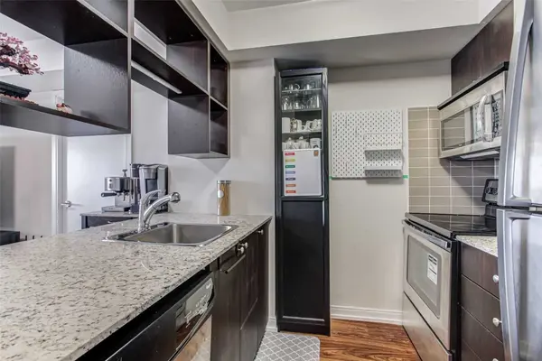 151 Village Green SQ #1706, Toronto E07, ON M1S 0K5