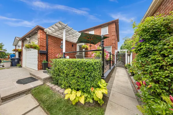 4 Apsco AVE, Toronto E10, ON M1E 5A8