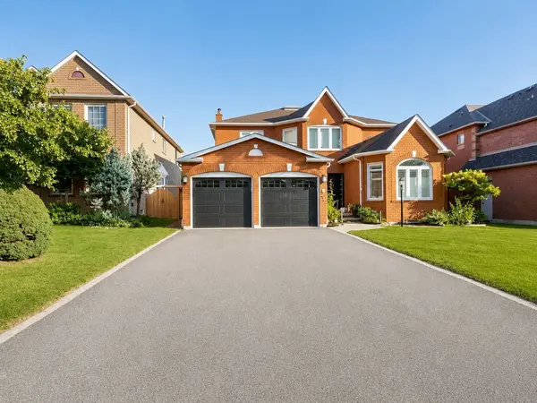 19 Wigston CT, Whitby, ON L1R 2B9