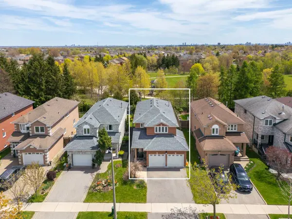 65 Springer DR S, Richmond Hill, ON L4C 0G3
