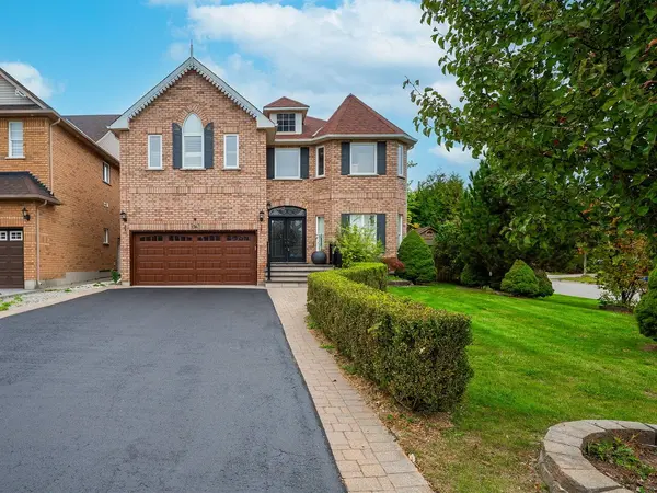 136 English Oak DR, Richmond Hill, ON L4E 4G4