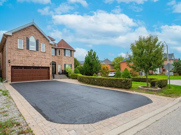 136 English Oak DR, Richmond Hill, ON L4E 4G4