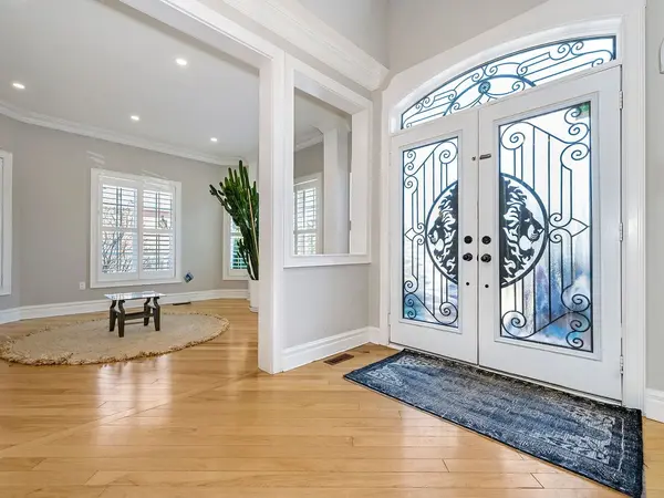 136 English Oak DR, Richmond Hill, ON L4E 4G4