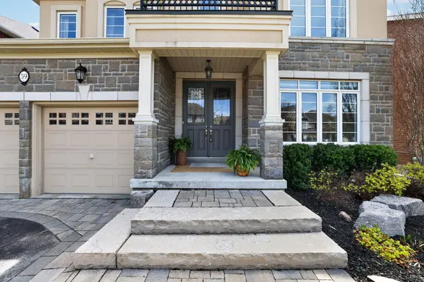 59 Manor Forest RD, East Gwillimbury, ON L0G 1M0