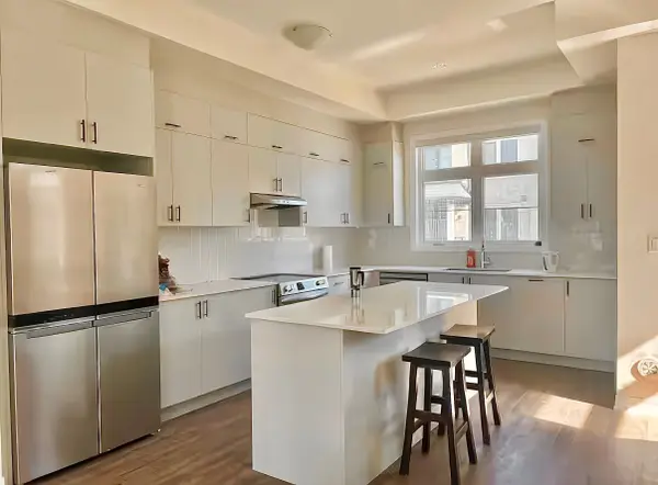 180 De La Roche DR, Vaughan, ON L4H 5A3