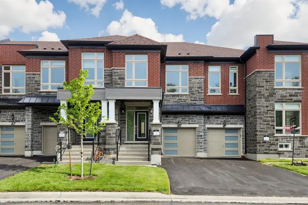 43 Schmeltzer CRES,  Richmond Hill,  ON L4E 1K9
