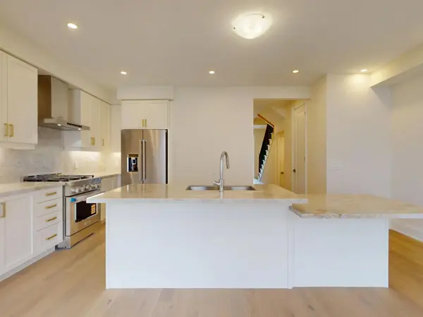 43 Schmeltzer CRES, Richmond Hill, ON L4E 1K9