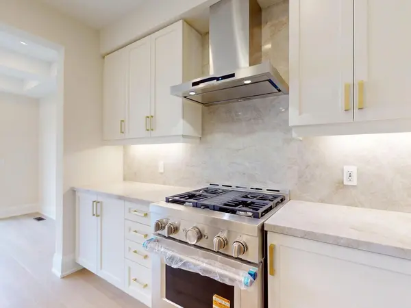 43 Schmeltzer CRES, Richmond Hill, ON L4E 1K9