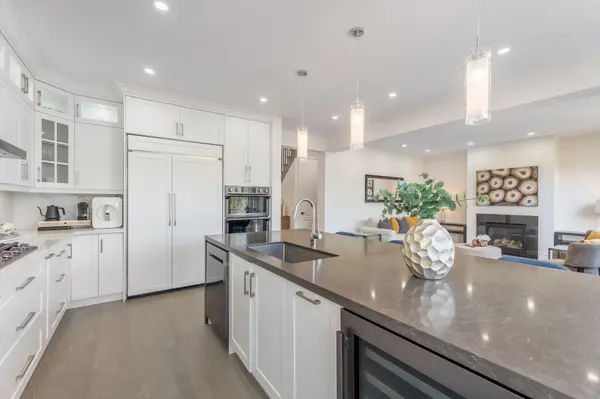 58 Tesla CRES, East Gwillimbury, ON L9N 0T3