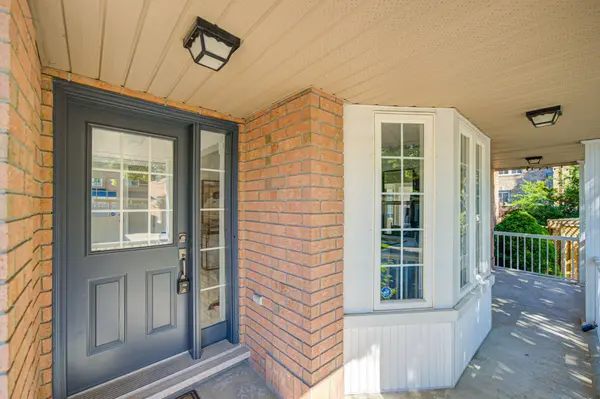 136 Winston Castle DR, Markham, ON L6C 2N4