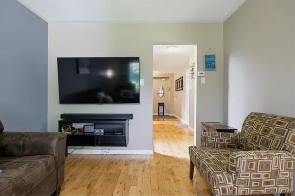 93 Kate Aitken CRES, New Tecumseth, ON L0G 1A0