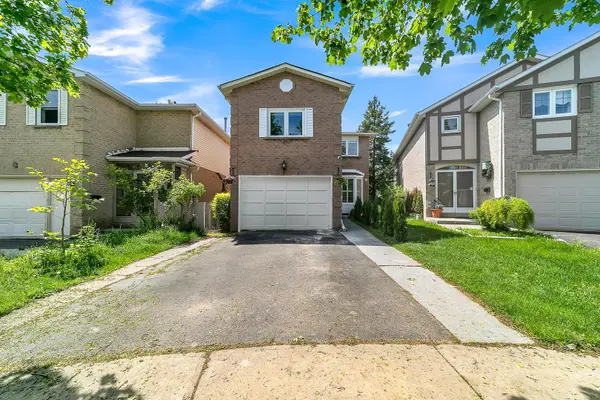 10 Park Lane CIR, Richmond Hill, ON L4C 6S8