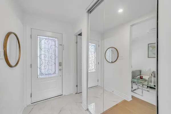 10 Park Lane CIR, Richmond Hill, ON L4C 6S8